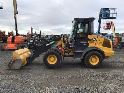 John Deere 324L Wheel Loader