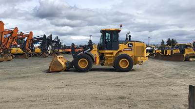 John Deere 624 P-Tier Wheel Loader