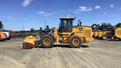 John Deere 624 P-Tier Wheel Loader