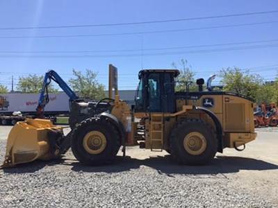 John Deere 744 P-TIER Wheel Loader