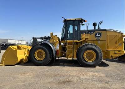 John Deere 824 P-TIER Wheel Loader