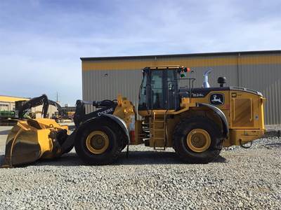 John Deere 824L Wheel Loader