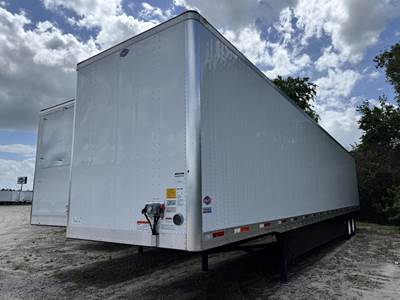 UTILITY 4000DX Dry Van Trailer - Swing Door