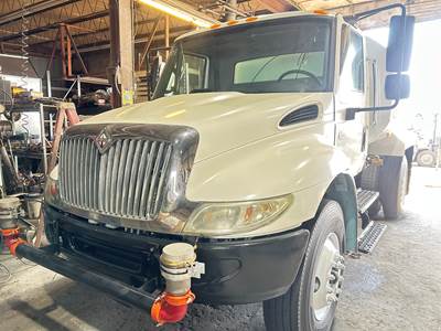 2004 International 4400 Water Truck - Water Tank Body