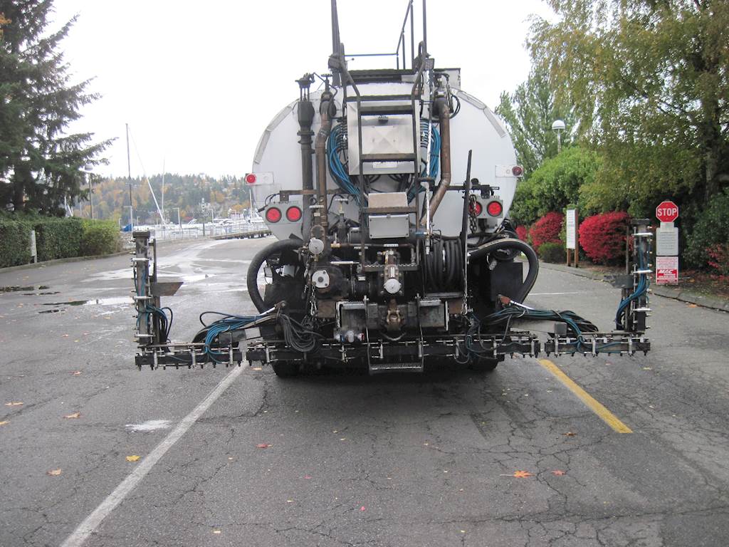 1998 BearCat BC501/CRC Hot Oil / Asphalt Distributor Truck For Sale