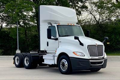 International LT625 Day Cab Truck - Cummins 400HP, 12 Speed