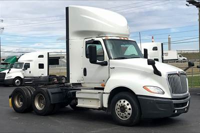 International LT625 Day Cab Truck - Cummins 400HP, 12 Speed