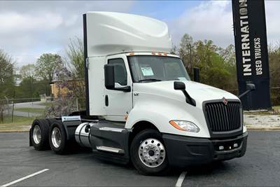 International LT625 Day Cab Truck - Cummins 400HP, 12 Speed
