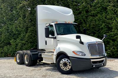 International LT625 Day Cab Truck - Cummins 400HP, 12 Speed