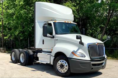International LT625 Day Cab Truck - A26 400HP, 12 Speed