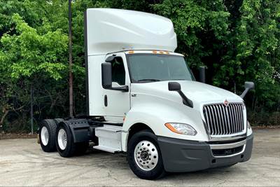 International LT625 Day Cab Truck - Cummins 400HP, 12 Speed