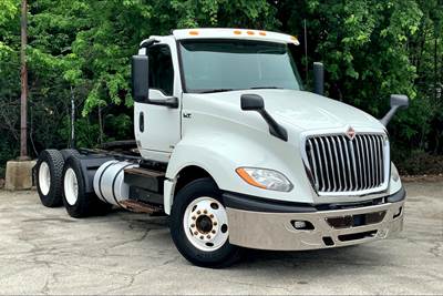 International LT625 Day Cab Truck - A26 430HP, 10 Speed