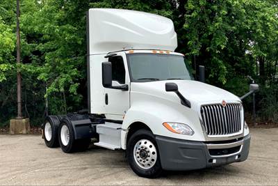 International LT625 Day Cab Truck - Cummins 400HP, 12 Speed