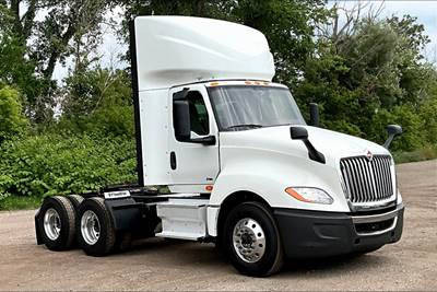 International LT625 Day Cab Truck - A26 400HP, 12 Speed