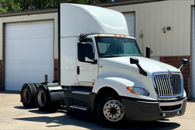 International LT625 Day Cab Truck - A26 400HP, 12 Speed