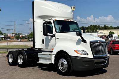 International LT625 Day Cab Truck - Cummins 400HP, 12 Speed
