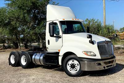 International LT625 Day Cab Truck - A26 430HP, 10 Speed