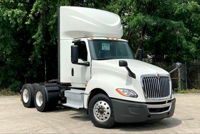 International LT625 Day Cab Truck - Cummins 400HP, 12 Speed