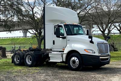 International LT625 Day Cab Truck - A26 400HP, 12 Speed