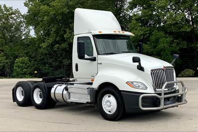 International LT625 Day Cab Truck - A26 430HP, 10 Speed