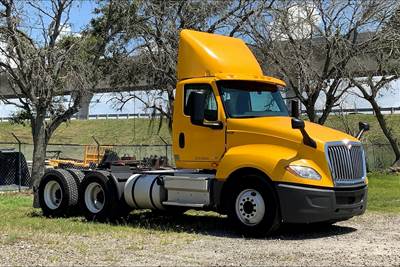 International LT625 Day Cab Truck - A26 430HP, 10 Speed