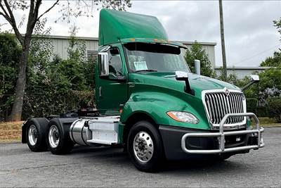 International LT625 Day Cab Truck - A26 450HP, 12 Speed