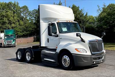 International LT625 Day Cab Truck - Cummins 400HP, 12 Speed
