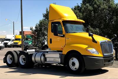 International LT625 Day Cab Truck - A26 430HP, 10 Speed
