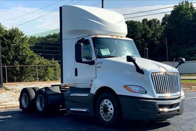 International LT625 Day Cab Truck - Cummins 400HP, 12 Speed