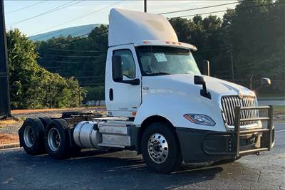 International LT625 Day Cab Truck - A26 430HP, 10 Speed