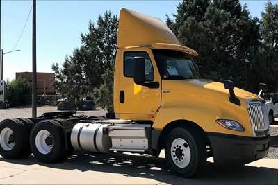 International LT625 Day Cab Truck - A26 430HP, 10 Speed