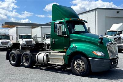 International LT625 Day Cab Truck - A26 450HP, 12 Speed