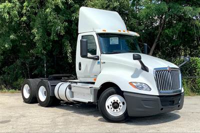 International LT625 Day Cab Truck - A26 430HP, 10 Speed