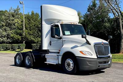 International LT625 Day Cab Truck - Cummins 400HP, 12 Speed
