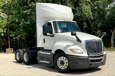 International LT625 Day Cab Truck - Cummins 400HP, 12 Speed