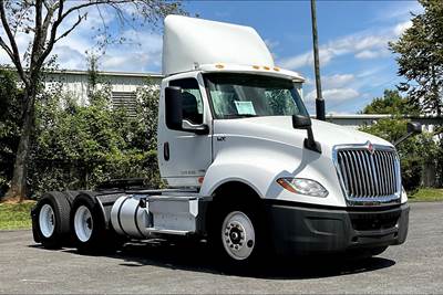International LT625 Day Cab Truck - A26 430HP, 10 Speed