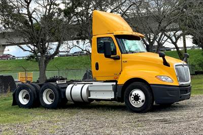 International LT625 Day Cab Truck - A26 430HP, 10 Speed