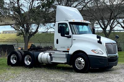 International LT625 Day Cab Truck - A26 430HP, 10 Speed