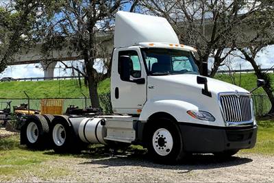 International LT625 Day Cab Truck - A26 430HP, 10 Speed