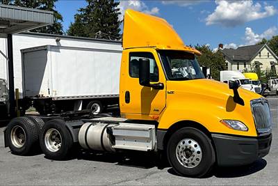 International LT625 Day Cab Truck - A26 430HP, 10 Speed