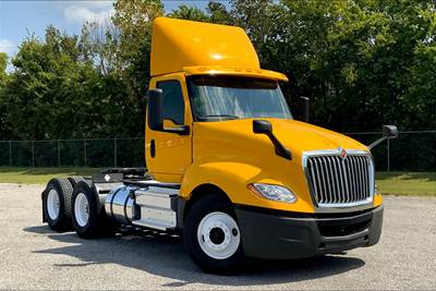 International LT625 Day Cab Truck - A26 430HP, 10 Speed