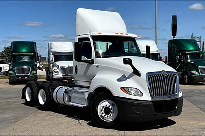 International LT625 Day Cab Truck - A26 430HP, 10 Speed