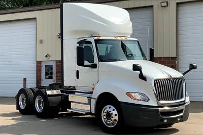 International LT625 Day Cab Truck - Cummins 400HP, 12 Speed