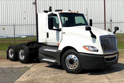 International LT625 Day Cab Truck - Cummins 400HP, 12 Speed