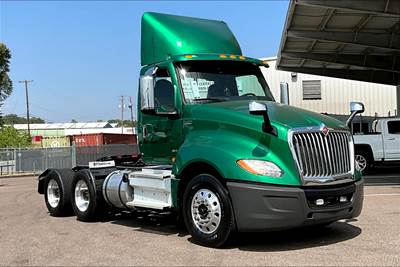 International LT625 Day Cab Truck - A26 450HP, 12 Speed
