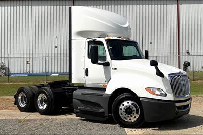International LT625 Day Cab Truck - Cummins 400HP, 12 Speed
