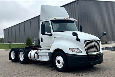 International LT625 Day Cab Truck - A26 430HP, 10 Speed
