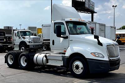 International LT625 Day Cab Truck - A26 430HP, 10 Speed