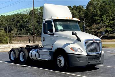 International LT625 Day Cab Truck - A26 430HP, 10 Speed