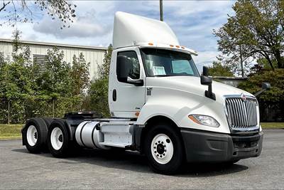 International LT625 Day Cab Truck - A26 430HP, 10 Speed
